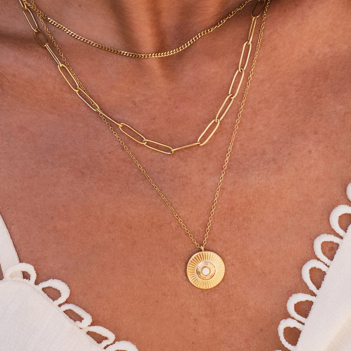 CLEOPATRA TRIPLE LAYERED NECKLACE - GOLD - Rinsedlight